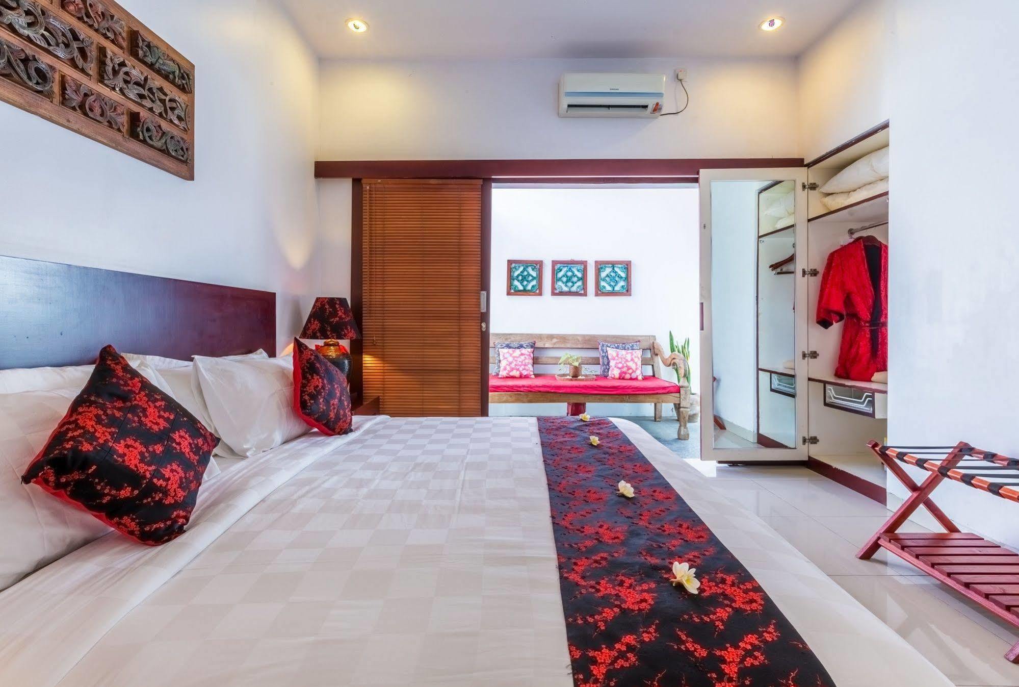 סמיניאק Kamar Kamar Boutique Hotel מראה חיצוני תמונה