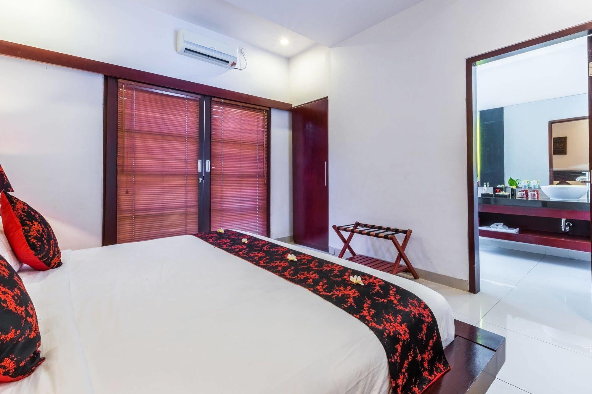 סמיניאק Kamar Kamar Boutique Hotel מראה חיצוני תמונה