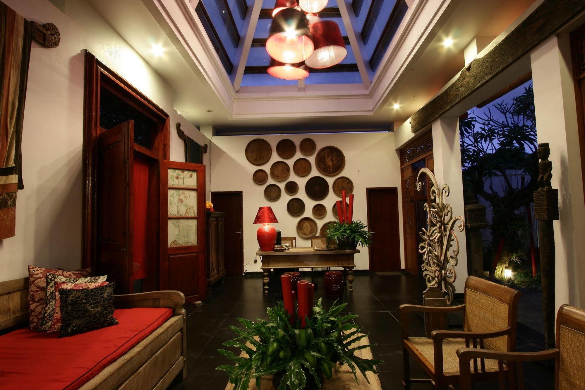 סמיניאק Kamar Kamar Boutique Hotel מראה חיצוני תמונה